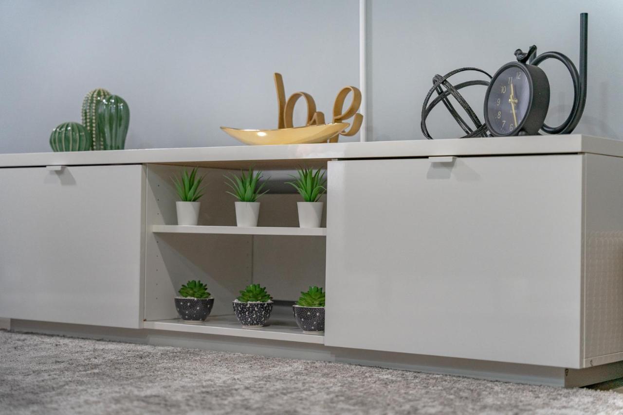 You Will Love This 2Br Guest Suite In Se YYC Eksteriør bilde