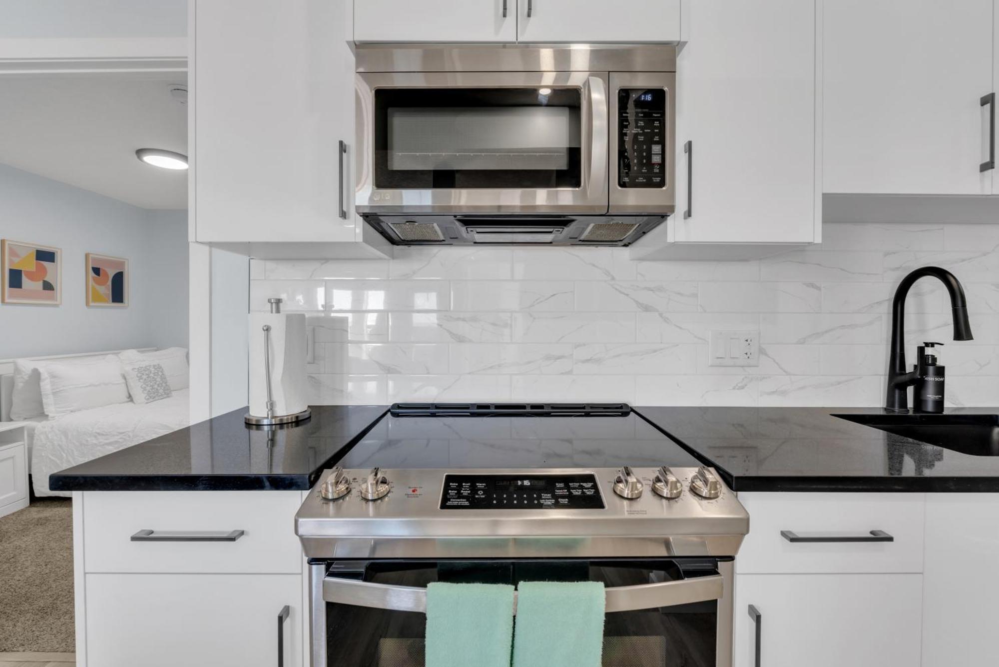 You Will Love This 2Br Guest Suite In Se YYC Eksteriør bilde