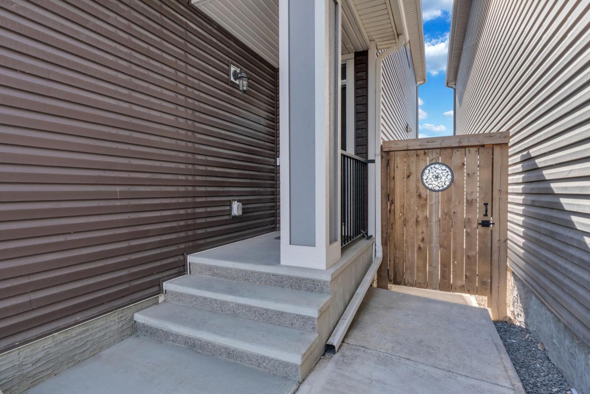 You Will Love This 2Br Guest Suite In Se YYC Eksteriør bilde